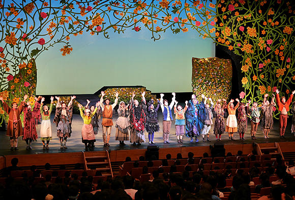 こころの劇場 東京公演 魔法をすてたマジョリン が開幕しました ニュース お知らせ 一般財団法人舞台芸術センター